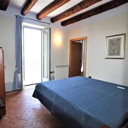 Lakefront With Spectacular Views * Ameno