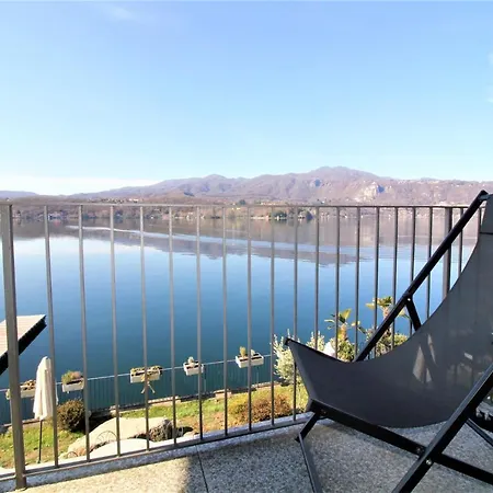 Lakefront With Spectacular Views